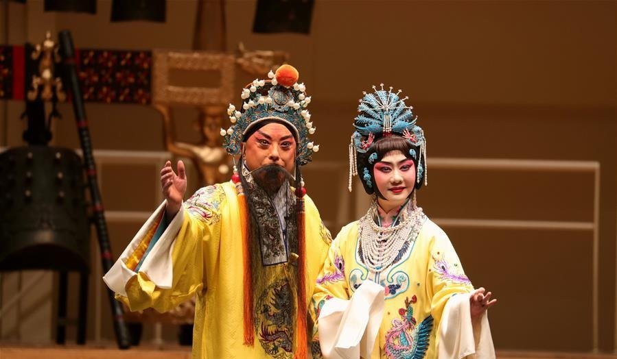 京剧《长生殿》片段(于魁智、李胜素分饰唐明皇与杨贵妃)