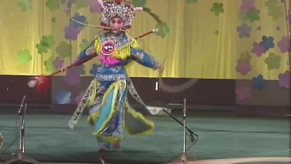 京剧《扈家庄》(1992年央视录像资料,刘琪饰扈三娘,开打身段)