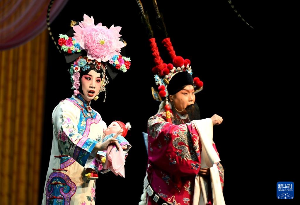 2025年9月,演员在石家庄人民会堂纪念活动现场表演京剧《四郎探母》