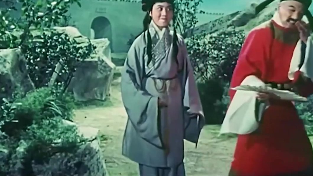 京剧电影《徐九经升官记》:朱世慧饰徐九经与剧中人物庭院对谈(央视《角儿来了》片段)