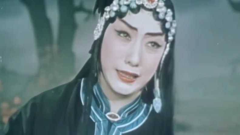 京剧《野猪林》(1962年资料修复版,杜近芳饰林娘子,正面近景)