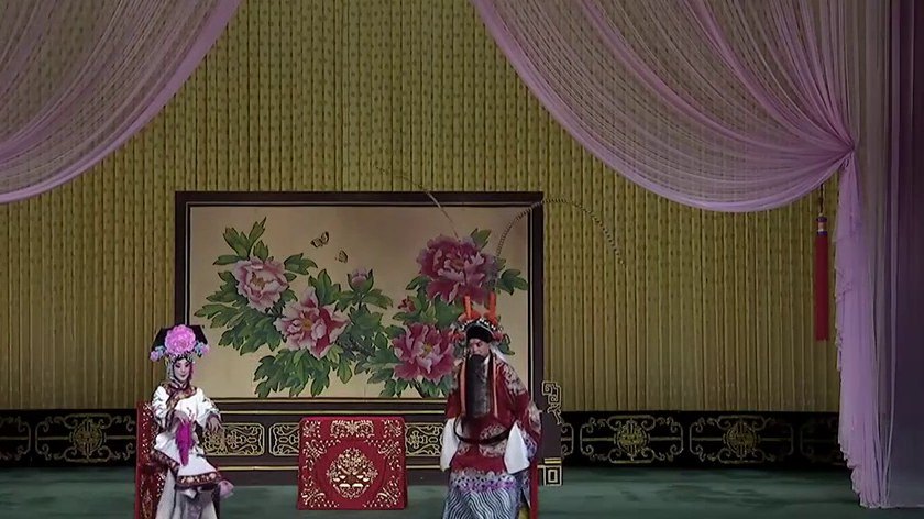 京剧《四郎探母·坐宫》:杜镇杰饰杨延辉(右)、史依弘饰铁镜公主(左)(央视《CCTV空中剧院》)