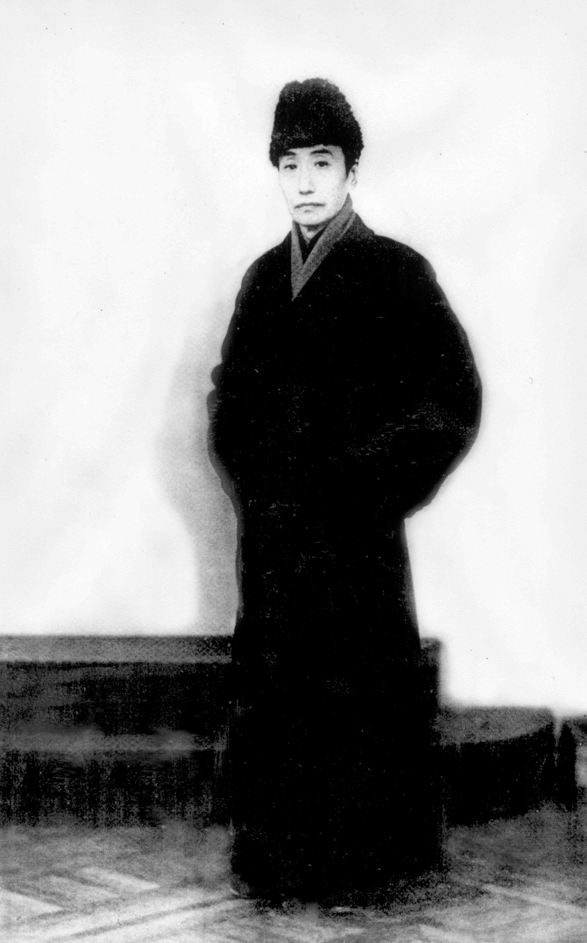 王瑶卿便装留影(中国戏曲学院戏曲教育数字博物馆载)
