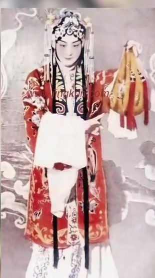 程砚秋《锁麟囊》剧照（央视《中国文艺》“向经典致敬·程砚秋”节目所展示的历史照片）