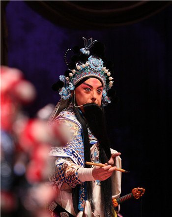 京剧《满江红》剧照:于魁智饰演岳飞(国家京剧院一团)